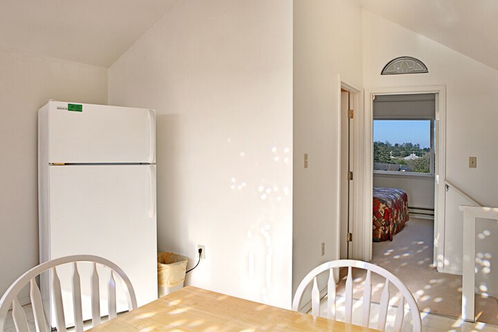 Room 9 of 19