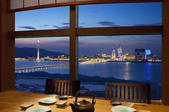 Dining 44 of 87