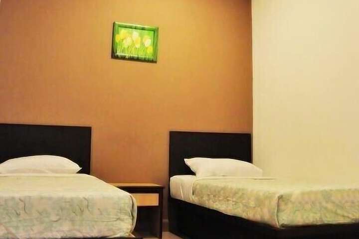 Room 13 of 34