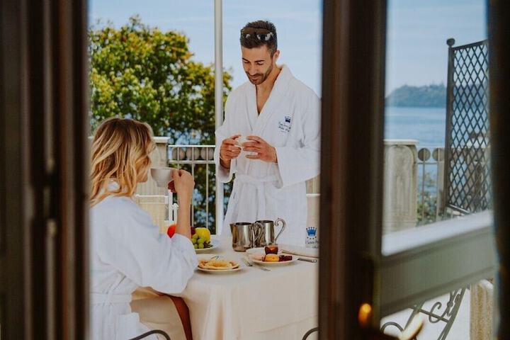 Dining Photos