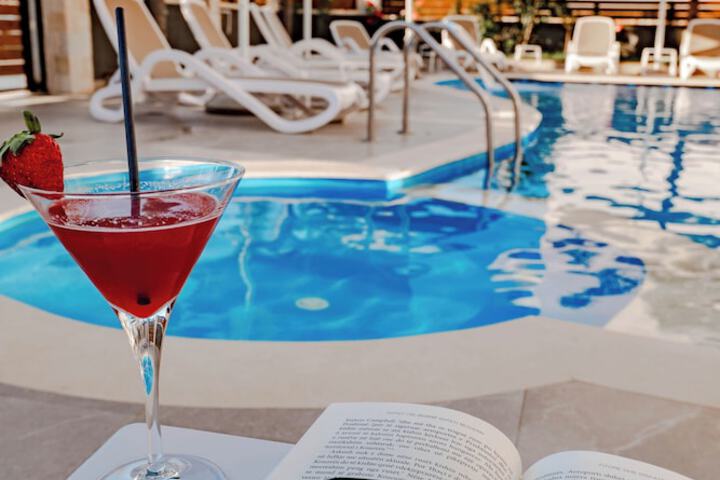 Pool 51 of 72