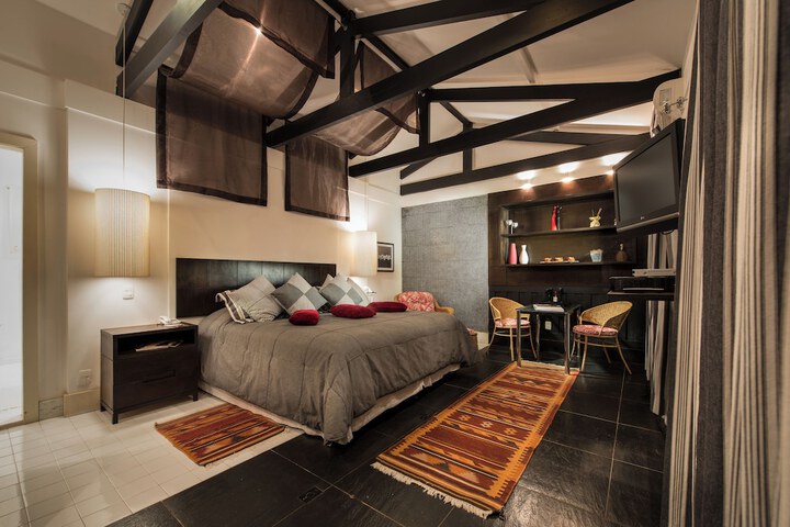Room 48 of 104