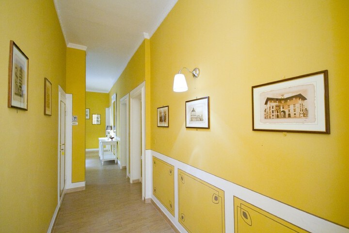 Ballroom/Hall 46 of 52