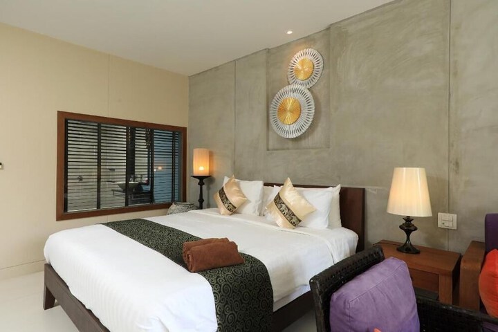 Room 18 of 52