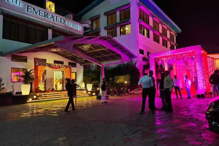 The Emerald Resort Pune in Mawal