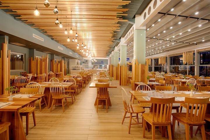 Dining 103 of 168