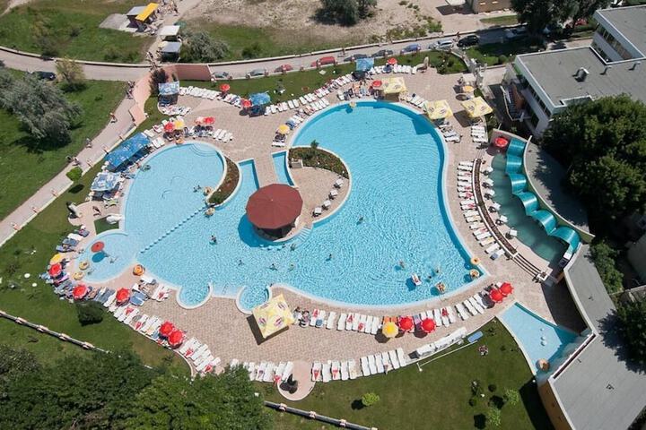 Pool 31 of 42