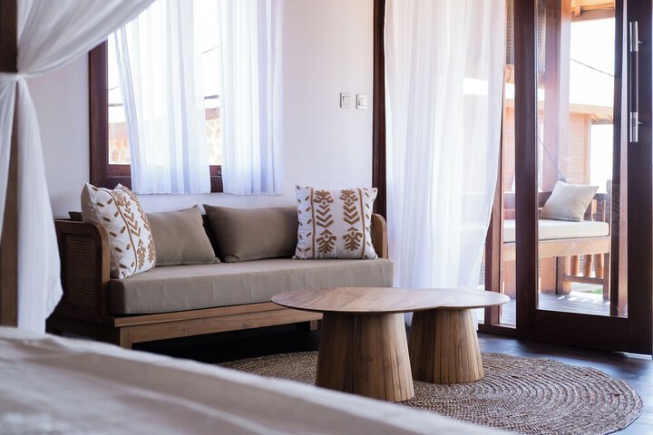 Room 4 of 53