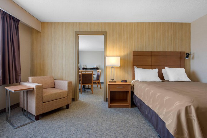 Room 22 of 32