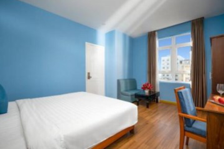 Room 12 of 21