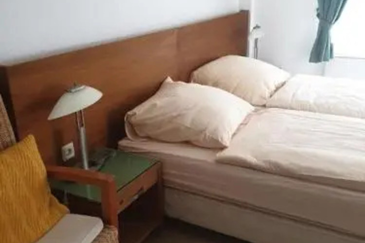 Room 2 of 11