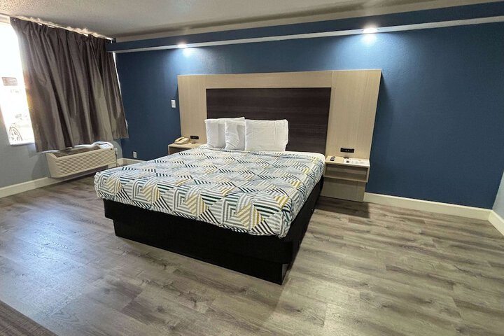 Room 19 of 34