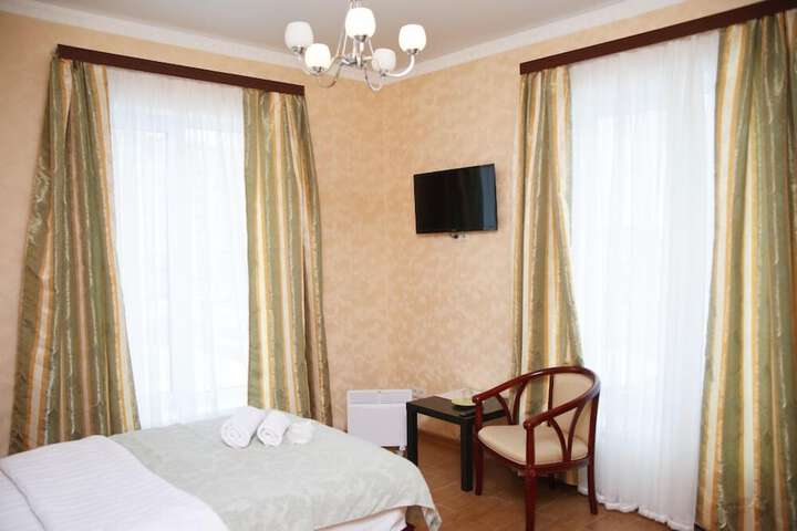 Room 12 of 43