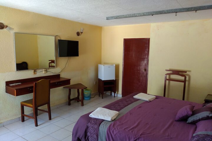Room 4 of 14