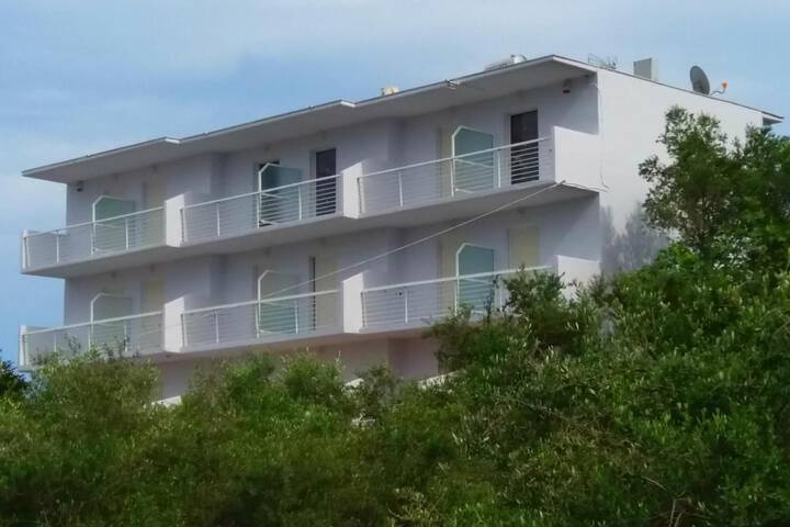 Hotel 75 of 82
