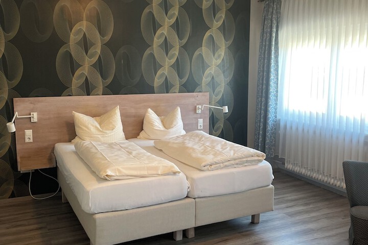 Room 12 of 35
