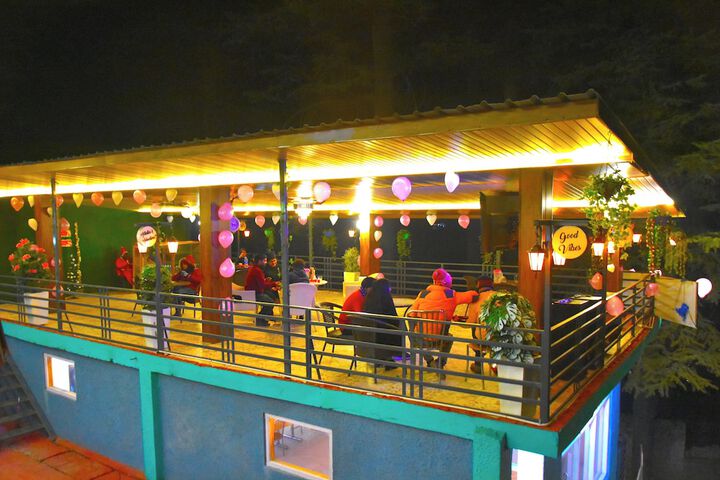 Dining 19 of 25