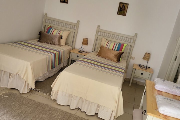 Room 12 of 28
