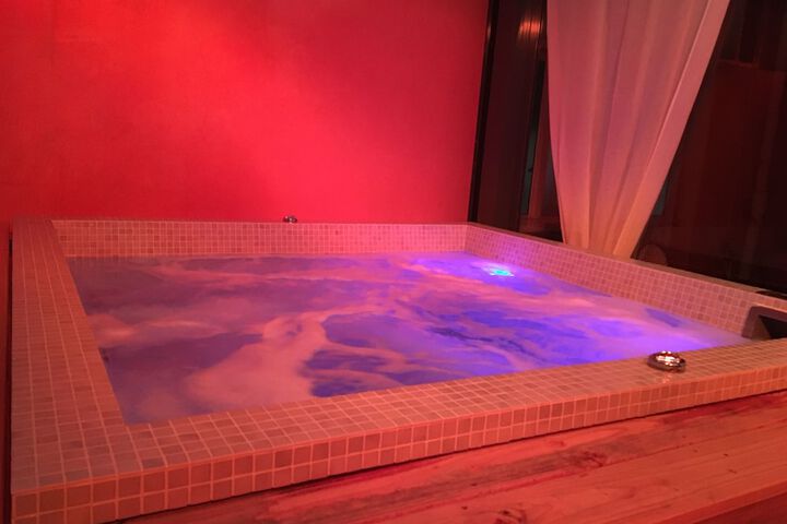 Pool 37 of 61
