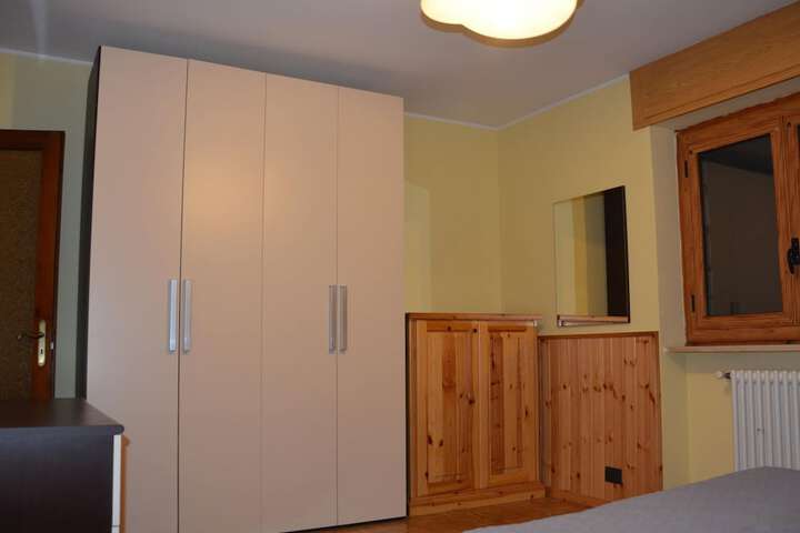 Room 4 of 40