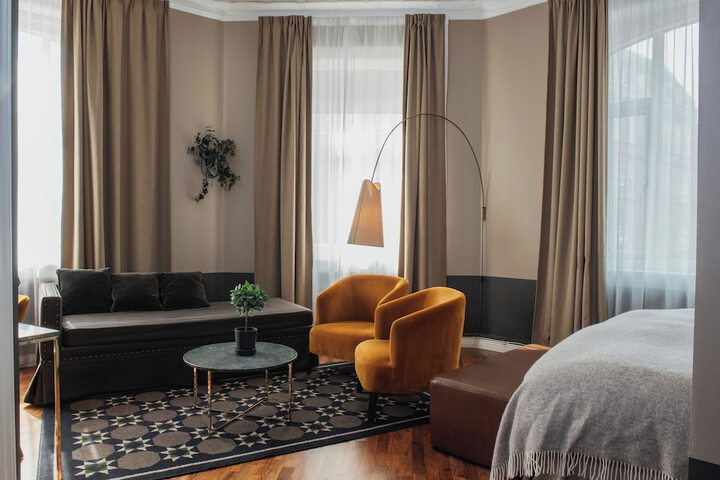 Room 75 of 157