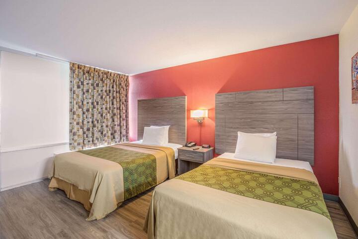 2 Double Beds (1 of 16)