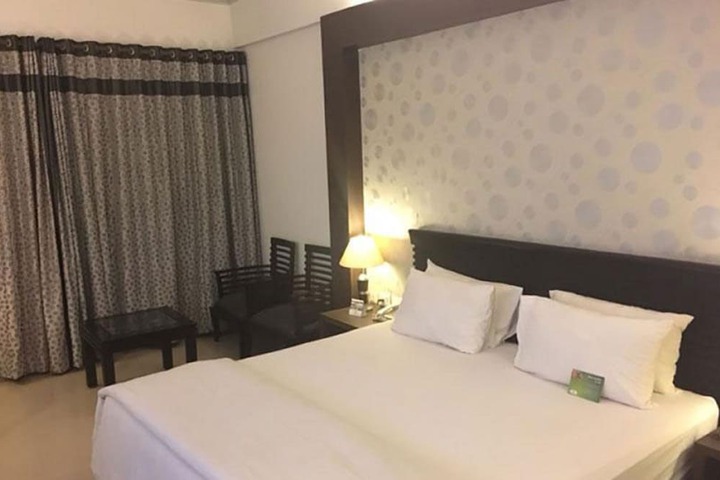 Room 3 of 40