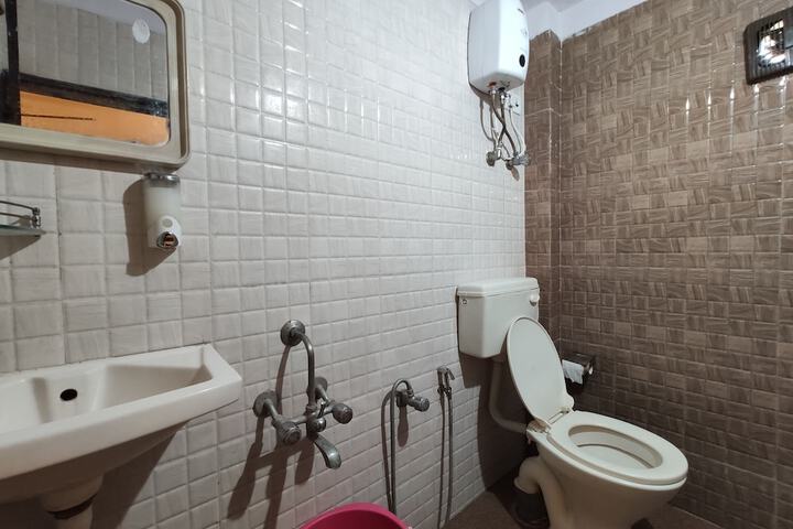 Room 15 of 22