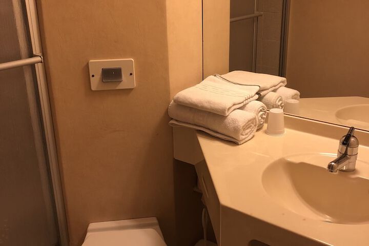 Room 12 of 15