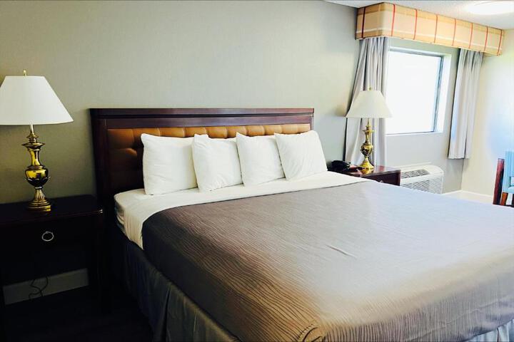 Luxury Double Room 2 Double Beds (1 of 2)