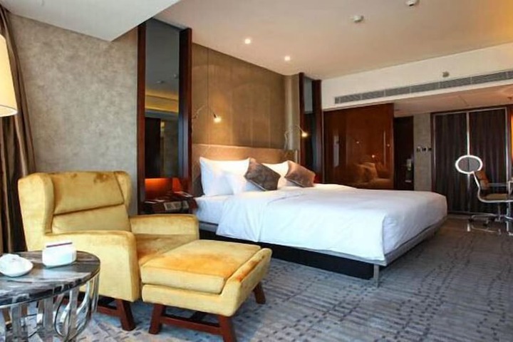 Room 13 of 47