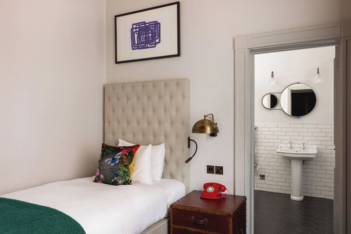 Room 63 of 217