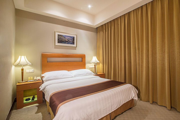 Room 5 of 22
