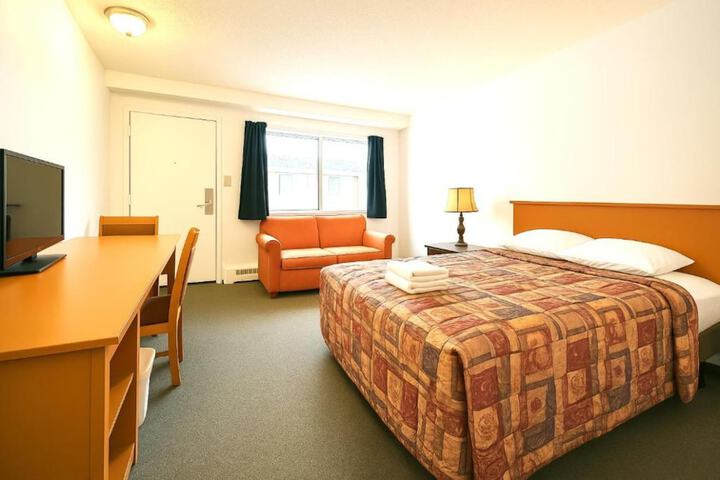 Room 2 of 29