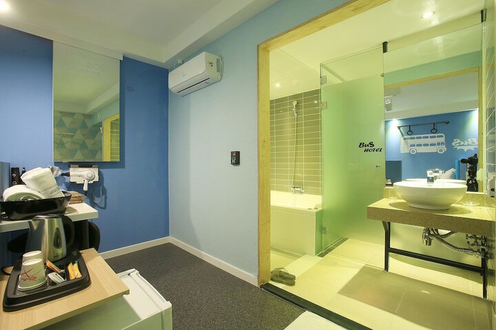 Room 21 of 40