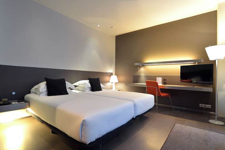 Room 14 of 39