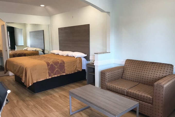 Room 5 of 26