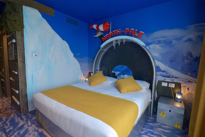 Room 15 of 40