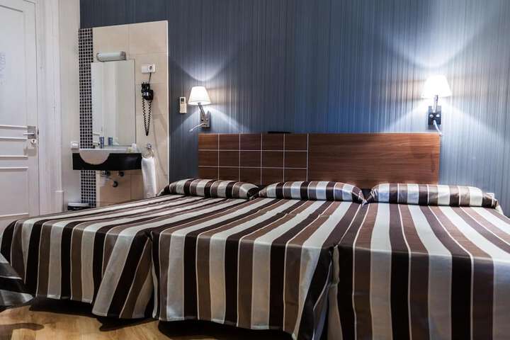 Room 28 of 52