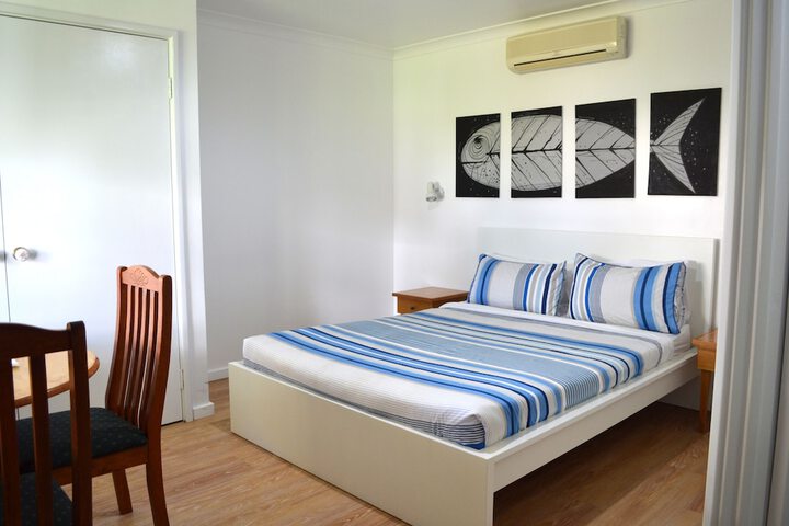 Room 28 of 65