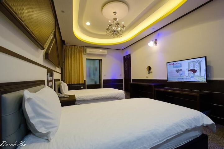 Room 2 of 31