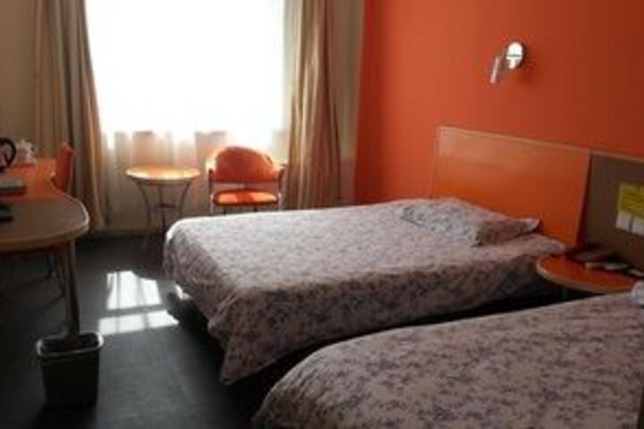 Room 26 of 35
