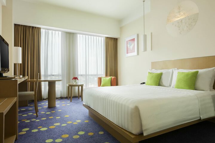 Room 28 of 122