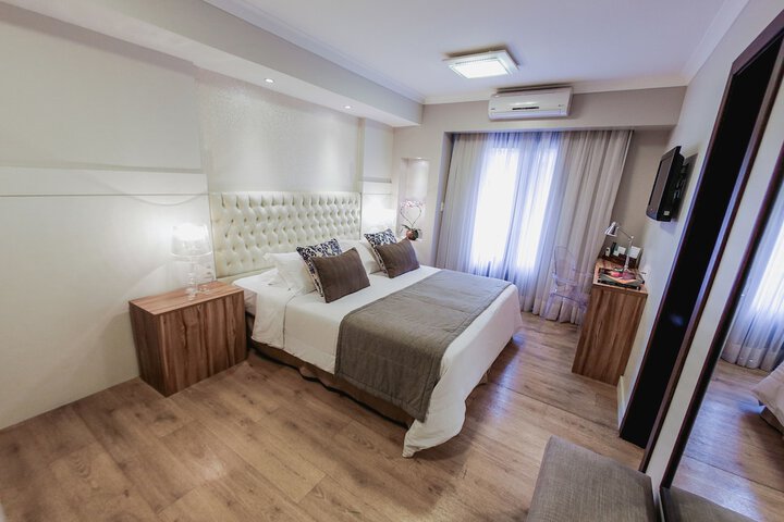 Room 9 of 98