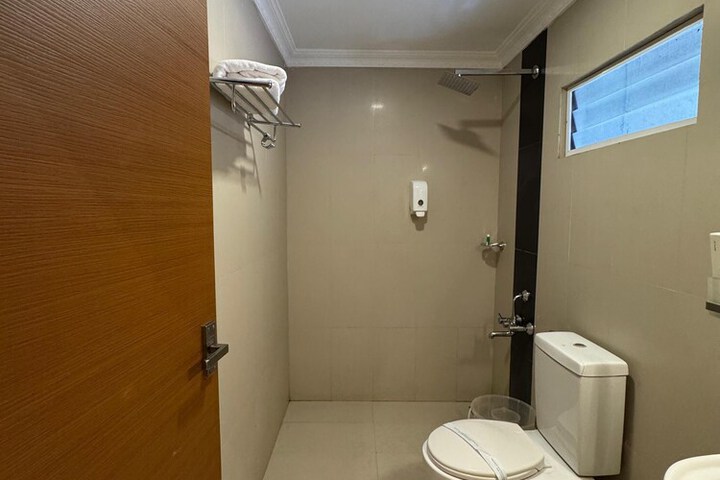 Room 14 of 20