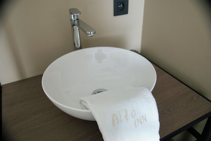 Room 18 of 77
