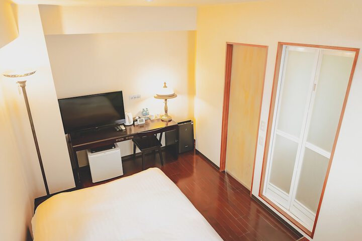 Room 15 of 64