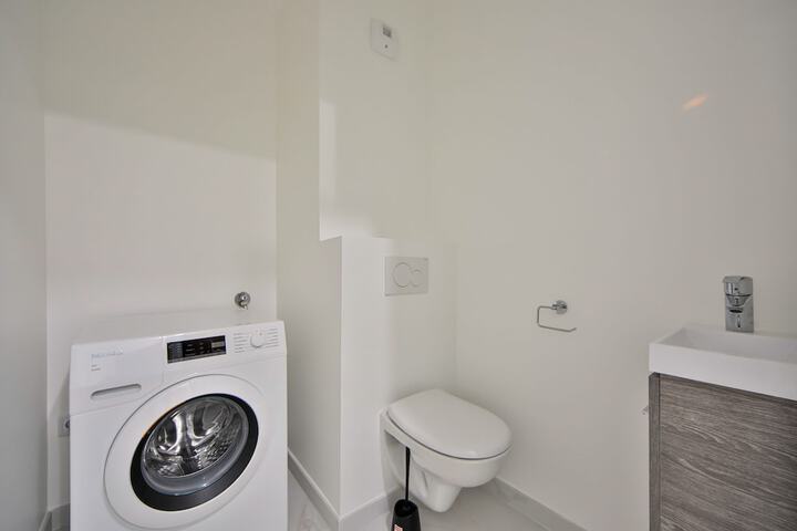 Room 25 of 60