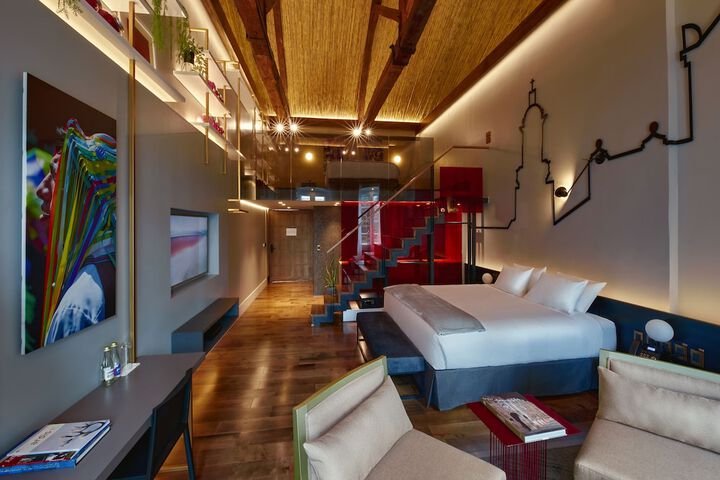 Room 6 of 47