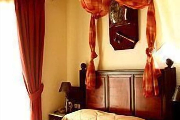 Room 15 of 49